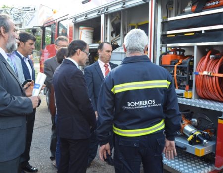 El parque comarcal de bomberos Don Benito-Villanueva cuenta con dos nuevos vehículos de última tecnología