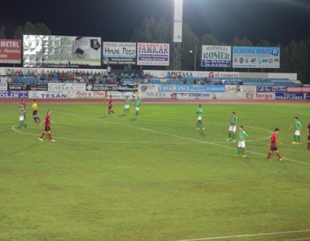 El Villanovense gana en casa con un 2 a 0 ante el Melilla