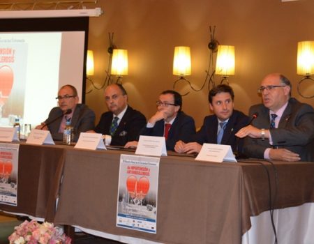 Alrededor de 60 profesionales se forman en hipertensión y arterioesclerosis