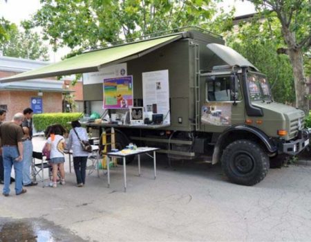 Un laboratorio móvil de astrobiología visita Villanueva de la Serena