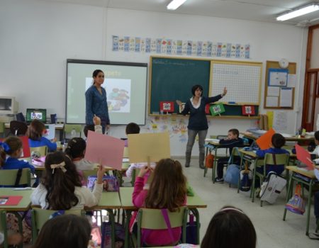 Los alumnos de primero y segundo de Primaria de todos los colegios de Villanueva de la Serena se acercan a la Paz desde la Interculturalidad
