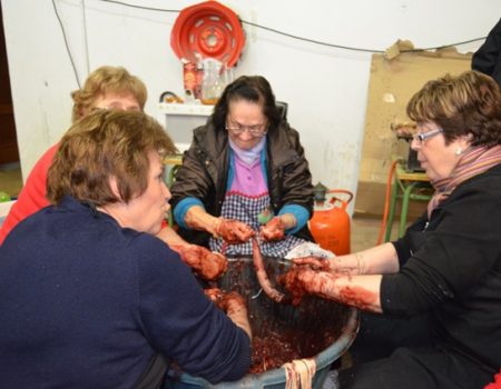 Los mayores celebran el día 31 su tradicional matanza solidaria