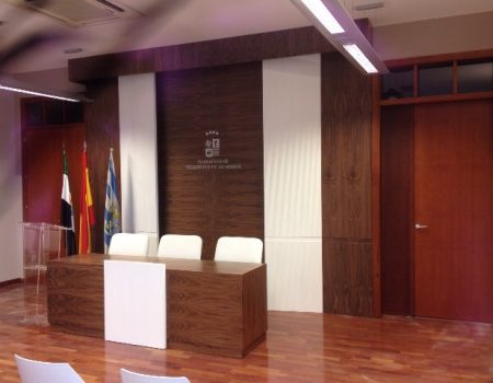 El Ayuntamiento pone a disposición de partidos y colectivos la casa de cultura y el teatro