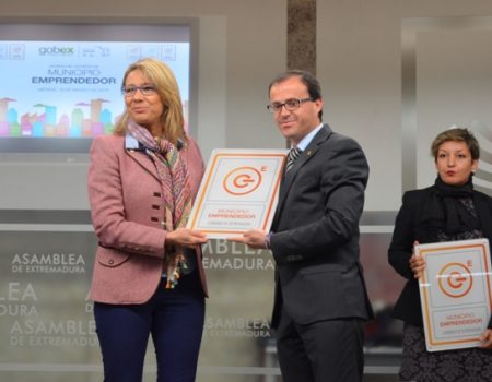 Villanueva de la Serena recibe el Distintivo de Municipio Emprendedor