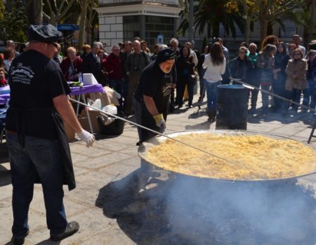 3.250 huevos y 1.100 kilos de patatas para realizar una tortilla gigante