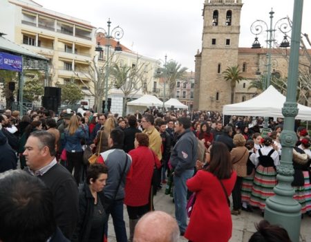 Cientos de personas participan en el III Homenaje a la Tortilla de Patatas