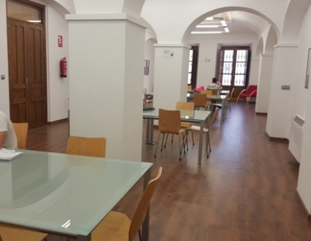 La biblioteca municipal Felipe Trigo cambia su horario durante julio y agosto