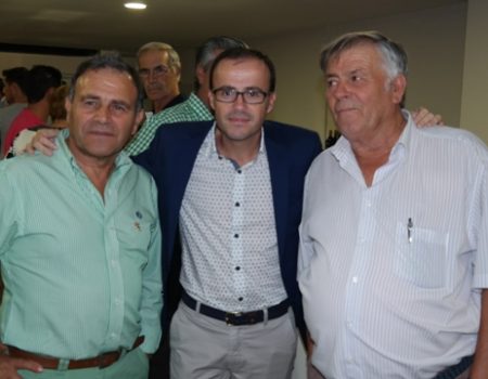 Cientos de personas participan en la inauguración de las fiestas patronales de Santiago y Santa Ana