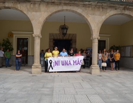 Minuto de silencio por las dos nuevas víctimas de violencia de género