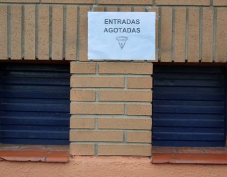 El Villanovense cuelga el cartel de “Entradas Agotadas”