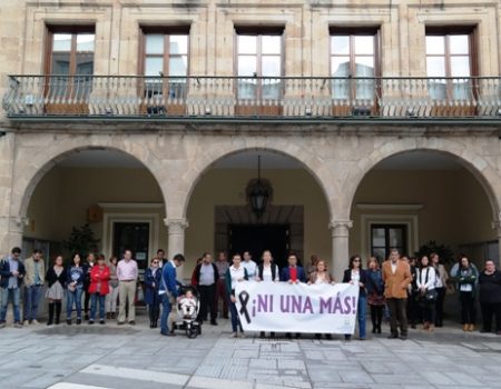 Minuto de silencio por dos nuevas mujeres víctimas de violencia de género
