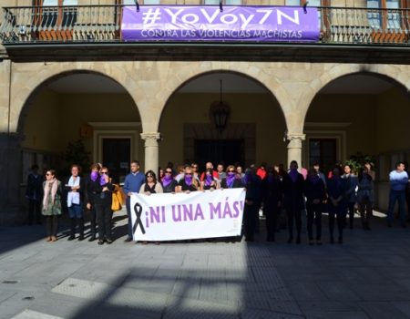 Minuto de silencio por tres nuevas víctimas de violencia de género