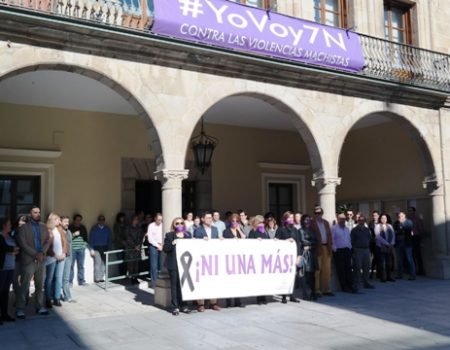 Minuto de silencio por dos nuevas víctimas de violencia de género