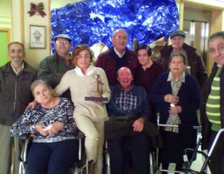 Tomasi Nieto, Inocente del Año, lleva más de 20 años compartiendo su tiempo con los mayores