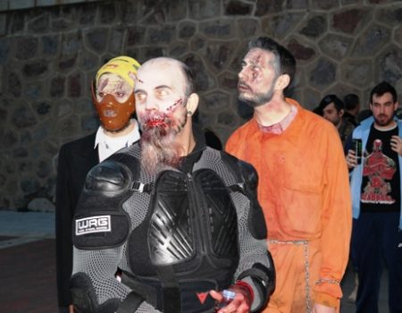 Villanueva de la Serena acogió la primera Survival Zombie celebrada en Extremadura con una participación que superó las 400 personas