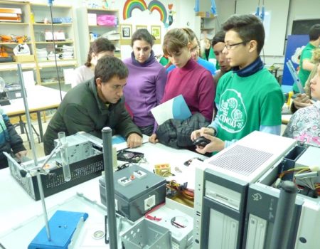 El instituto Puerta de la Serena celebra del 22 al 26  la séptima edición de la Semana de la Ciencia