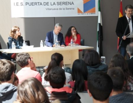 La comunidad educativa del IES Puerta de la Serena celebra su décimo aniversario