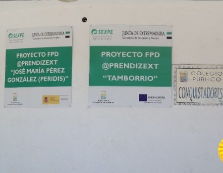 El alcalde visita a los alumnos de los dos proyectos @prendizext que se desarrollan en la ciudad