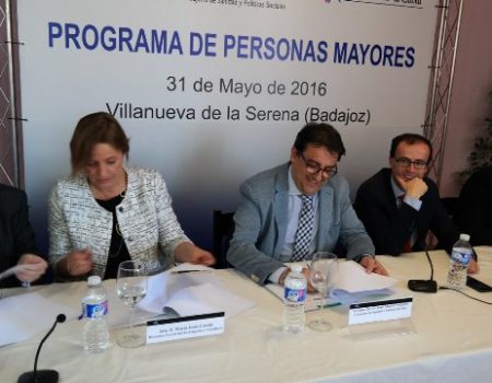 El centro de mayores Conquistadores cuenta ya con una ciberaula con once equipos informáticos