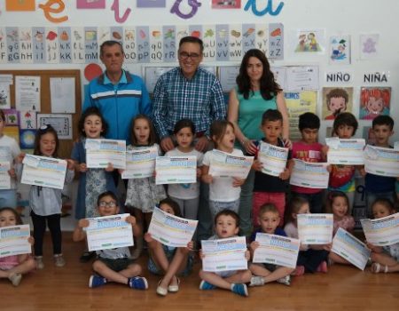 Los alumnos de 2º de Infantil del colegio Santiago Apóstol son los “Héroes de la fruta”