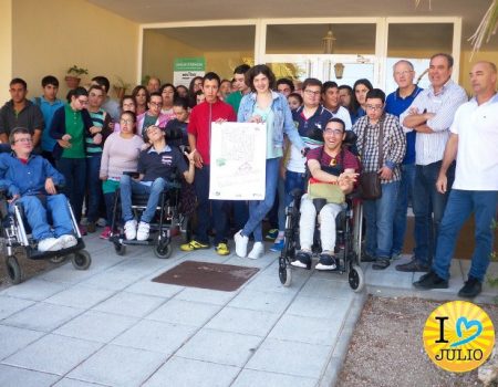 Aprosuba 9 y Plena inclusión Extremadura realizan una de las actividades de la campaña “#yovotoXlofacil”