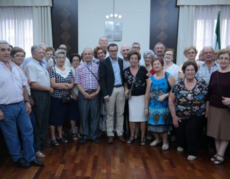 Ángel Vaquero, del centro de Cruz del Río, es el nuevo alcalde de los mayores
