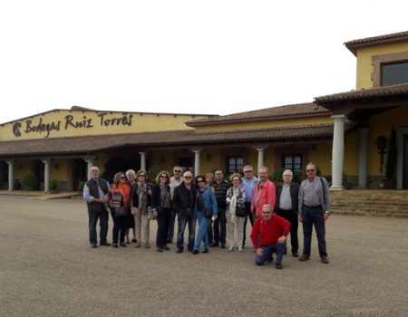 Alumnos de la Universidad Popular disfrutan de una experiencia de enoturismo