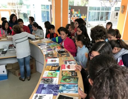 El IES Puerta Serena organiza la primera edición de la Feria del Libro