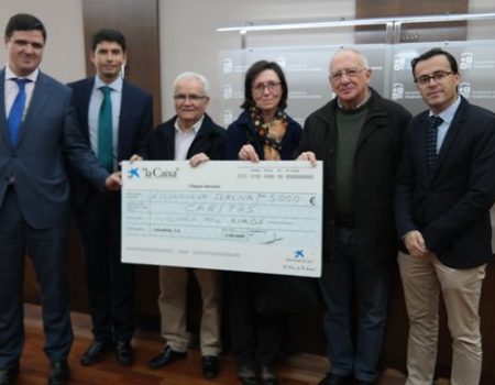 La Caixa entrega 5.000 euros a las tres Cáritas para ayudar a 235 familias desfavorecidas