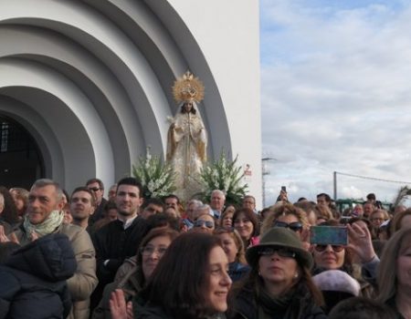 Un año más, los villanovenses arropan a la Virgen de la Aurora en su venida a Villanueva