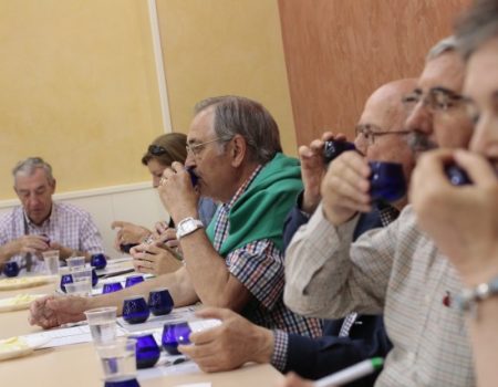 Alumnos de los institutos Puerta de la Serena y San José, participarán en un taller-cata de aceite