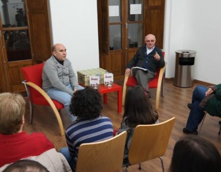 Presentado “Te encontré en el desván”, un libro que recorre la vida de un hombre humilde