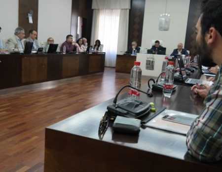 El pleno aprueba la modificación de créditos que permitirá la construcción del nuevo campo de césped artificial