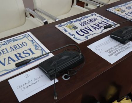 Las calles de la ciudad lucirán nuevas placas identificativas