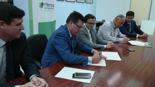 caixainclusivesfirma b5add