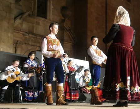 Convocado el I concurso coreográfico de danza folklórica extremeña
