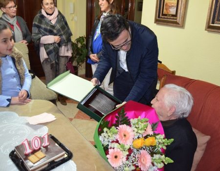 La villanovense Francisca García-Hierro Blázquez, cumple 101 años