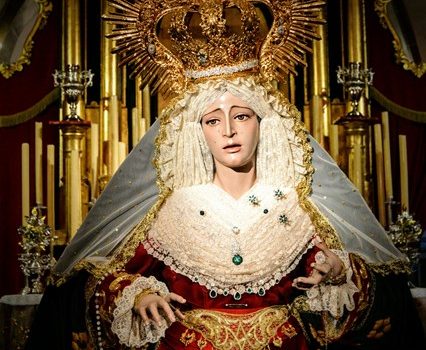Este miércoles 14, comienza el besamanos de la Virgen del Calvario