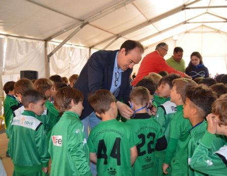 Comienzan las fiestas de la Santa Cruz con amplia participación de sus vecinos