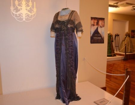 Exposición de Eduardo Acero sobre vestuario del cine clásico