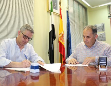 Se prorroga un año, el convenio entre Campanario e Inclusives para contratar a personas con discapacidad