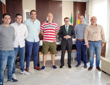 El alcalde recibe a los soldados villanovenses que han ido a Líbano