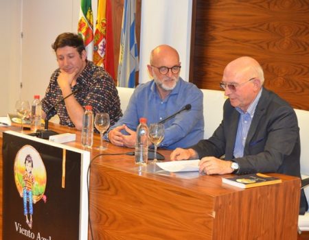 “Viento Azul”, último libro del villanovense Manuel López Gallego