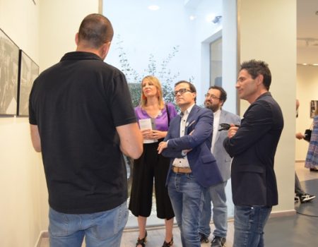 Se inaugura la exposición “Person@s, otra visión de las transexualidades”