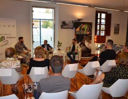 La Federación Extremeña de Folklore presenta el último número publicado de Saber Popular