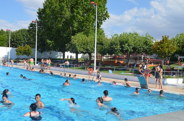 Piscina-Municipal.JPG