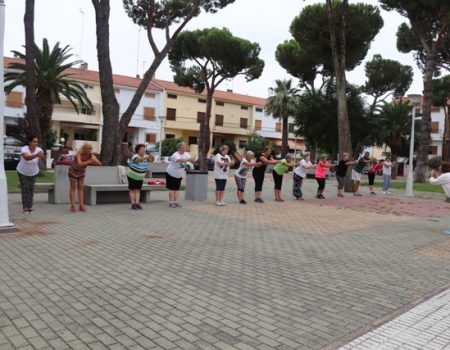 Taichí y desayuno saludable en distintos barrios de la localidad
