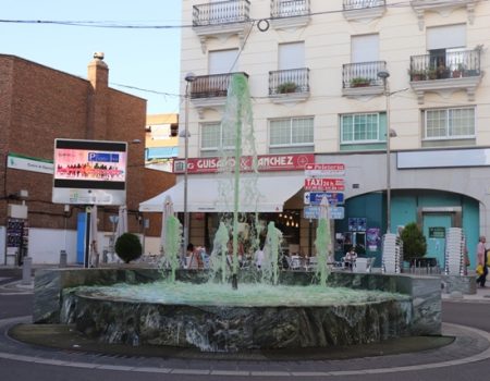 Villanueva de la Serena se tiñe de verde con motivo del Día Mundial del Alzheimer