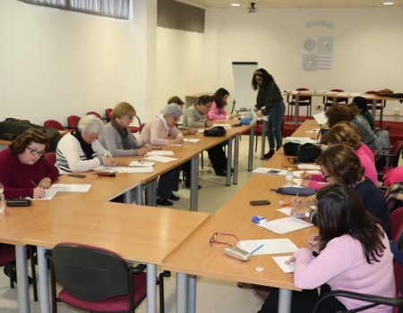 20 mujeres han participado en un taller de estimulación cognitiva