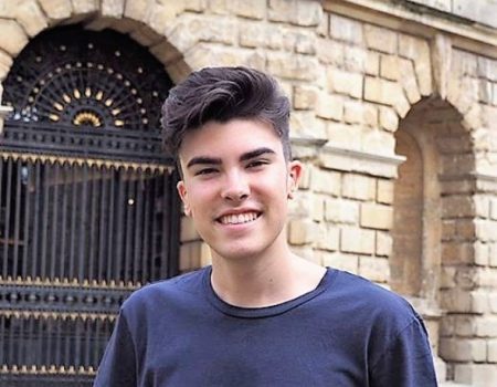 El villanovense Pascual Horrillo recibe un premio por su brillante expediente en Bachillerato